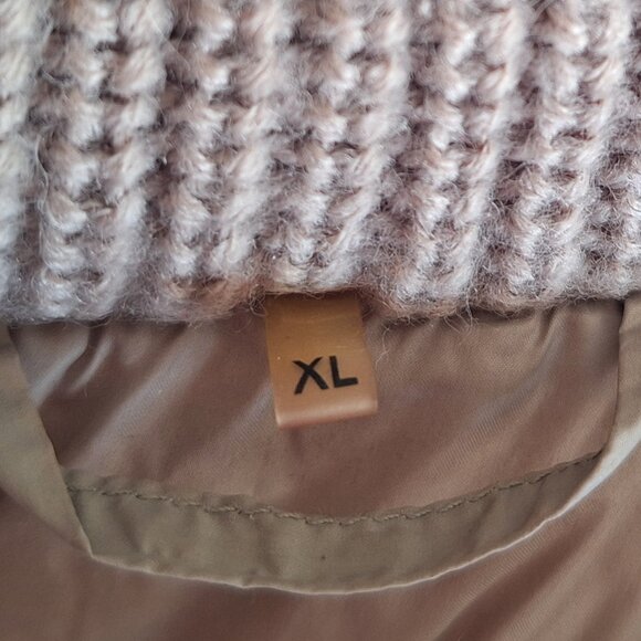 Tahari Hooded Long down puffer coat.  Soft buff/taupe color.  Women's size XL. - Picture 6 of 9